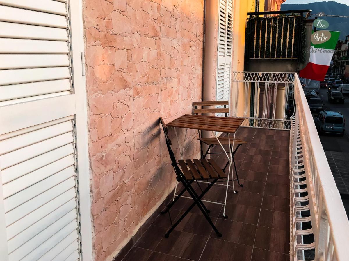 Appartement Le Tre Pietre del Vesuvio à Pompéi Extérieur photo
